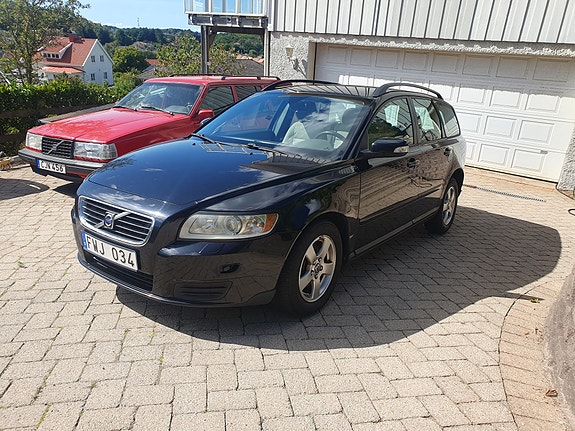 Volvo V50 2 of 11