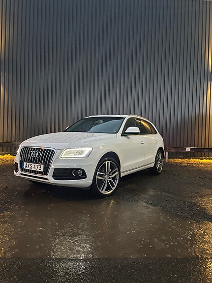 Audi Q5 2 of 12