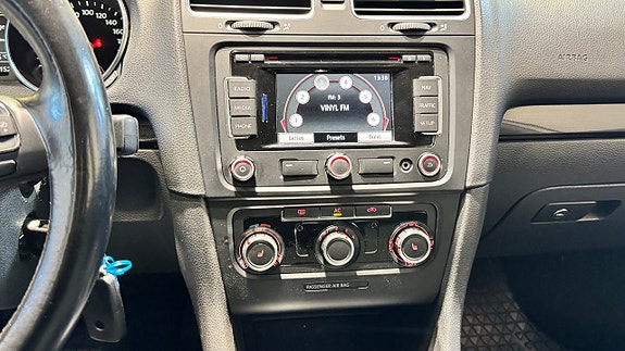 Volkswagen Golf VI 11 of 27