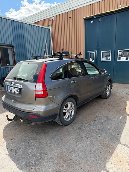 Honda CR-V 2 of 5
