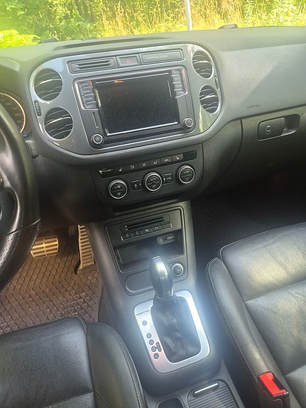 Volkswagen Tiguan 3 of 11