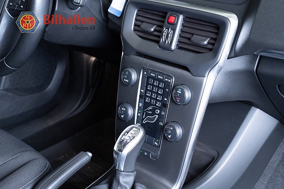 Volvo V40 9 of 11