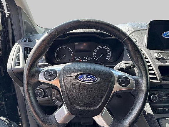 Ford Transit Connect 9 of 11