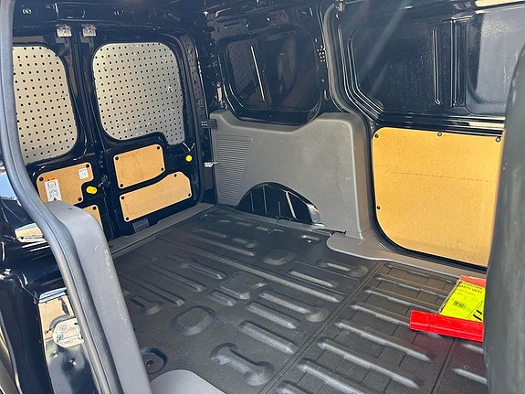 Ford Transit Connect 7 of 11