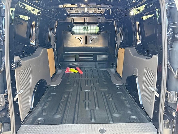 Ford Transit Connect 10 of 11