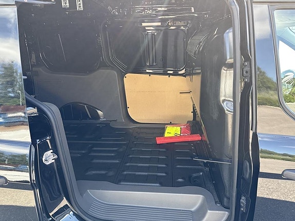 Ford Transit Connect 8 of 11