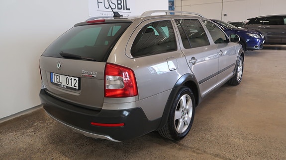 Skoda Octavia Scout 4 of 5