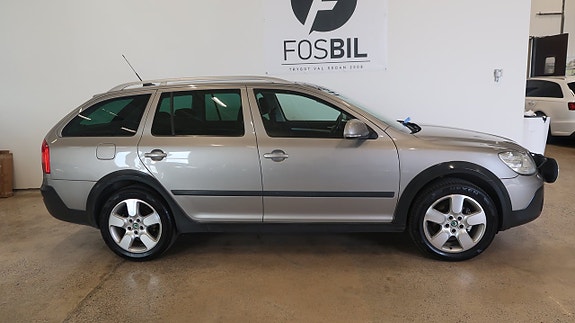 Skoda Octavia Scout 3 of 5