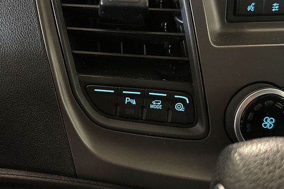 Ford Transit Custom 13 of 18