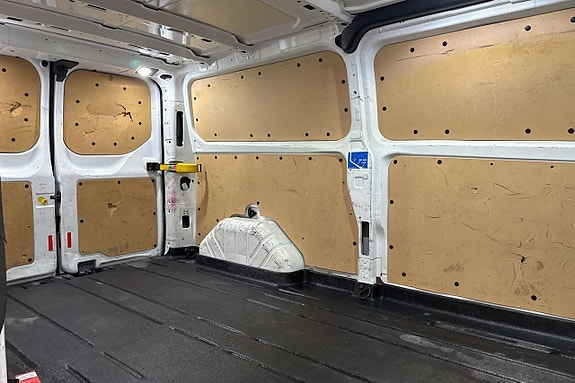 Ford Transit Custom 16 of 18