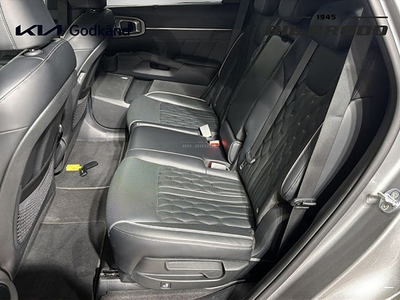 Kia Sorento 10 of 14