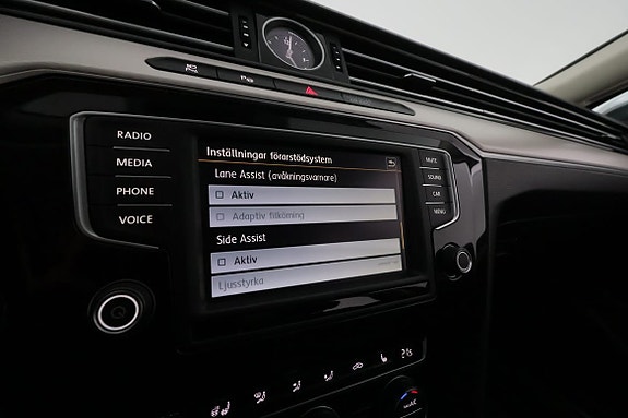 Volkswagen Passat Alltrack 30 of 30