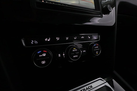 Volkswagen Passat Alltrack 23 of 30