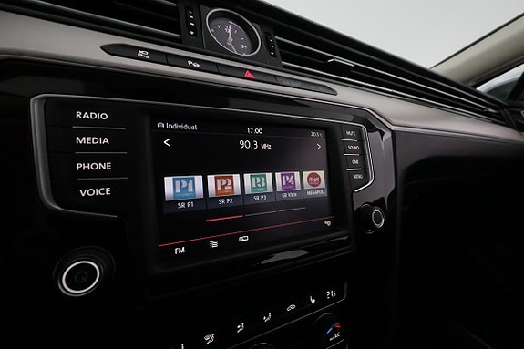 Volkswagen Passat Alltrack 27 of 30