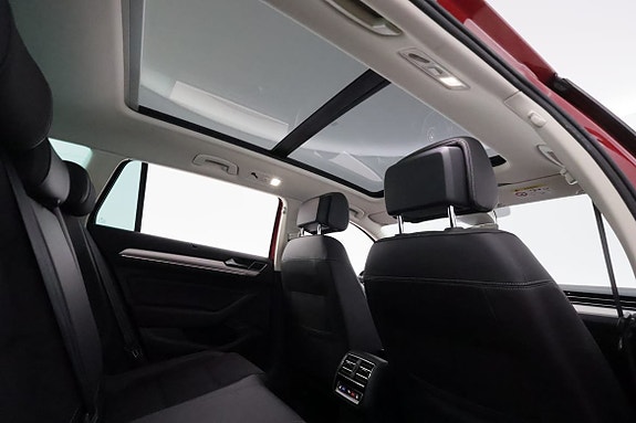 Volkswagen Passat Alltrack 21 of 30