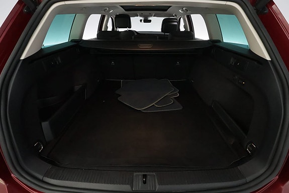 Volkswagen Passat Alltrack 8 of 30