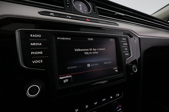 Volkswagen Passat Alltrack 26 of 30