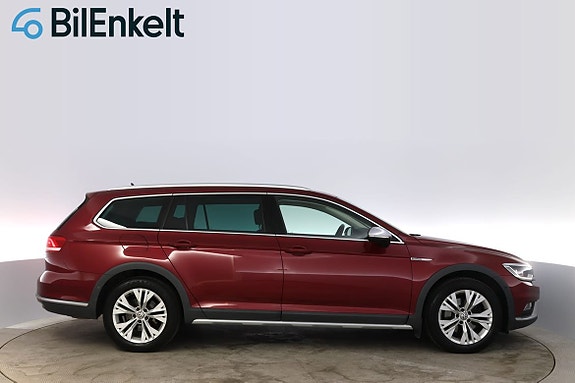Volkswagen Passat Alltrack 2 of 30