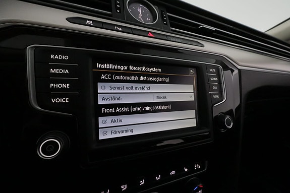 Volkswagen Passat Alltrack 29 of 30