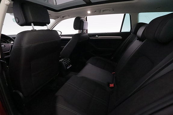 Volkswagen Passat Alltrack 19 of 30