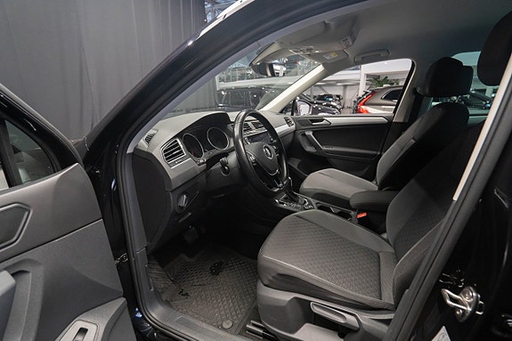 Volkswagen Tiguan 16 of 24