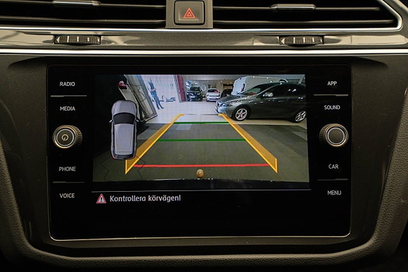Volkswagen Tiguan 12 of 24