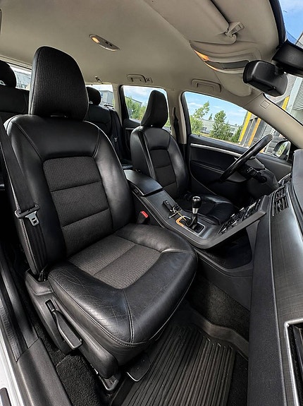 Volvo V70 7 of 24
