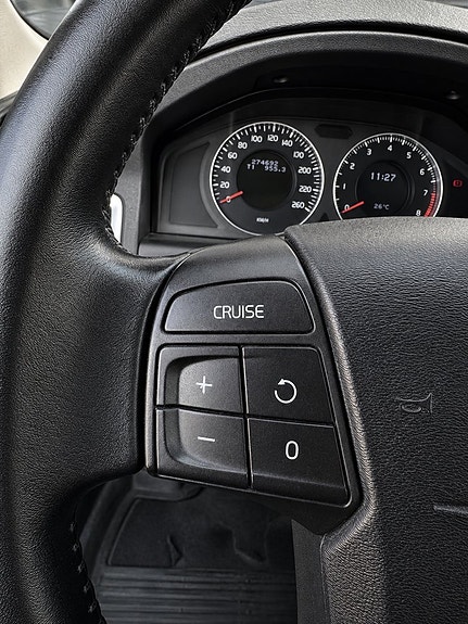 Volvo V70 10 of 24