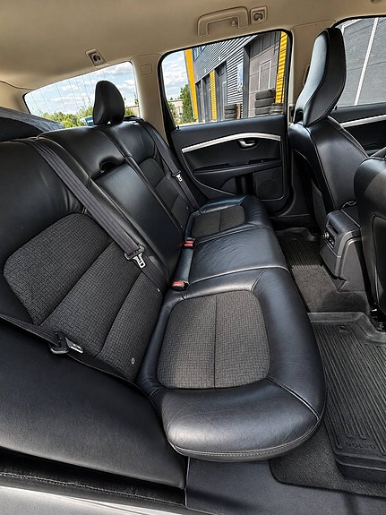 Volvo V70 8 of 24