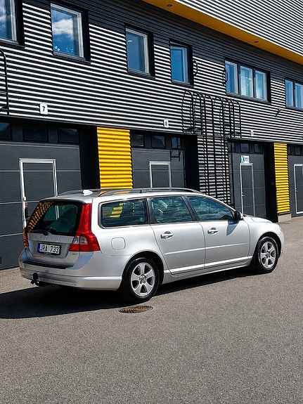 Volvo V70 4 of 24