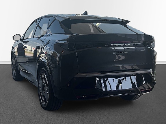Peugeot e-3008 2 of 10
