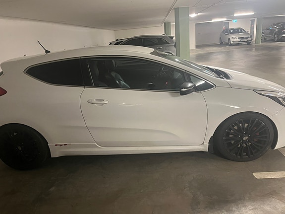 Kia ProCeed 3 of 5