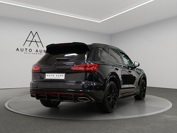 Volkswagen Touareg 4 of 5