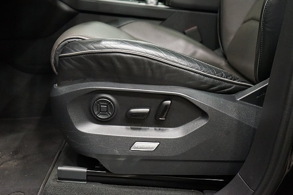 Volkswagen Touareg 10 of 26