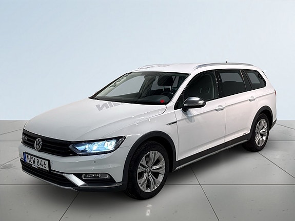 Volkswagen Passat Alltrack 16 of 22