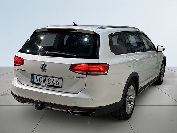Volkswagen Passat Alltrack 6 of 22