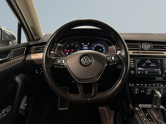 Volkswagen Passat Alltrack 9 of 22