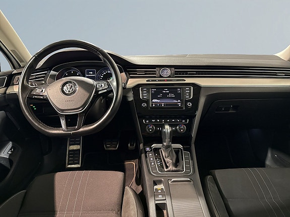 Volkswagen Passat Alltrack 8 of 22