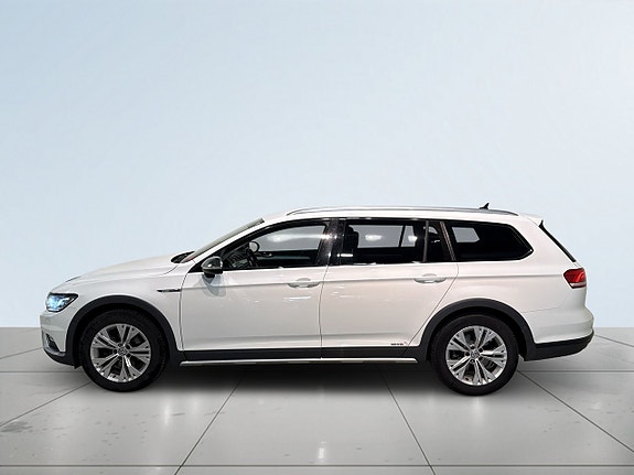Volkswagen Passat Alltrack 4 of 5