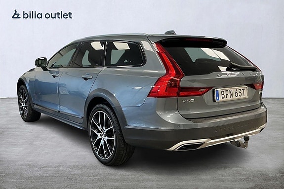 Volvo V90 Cross Country 3 of 5