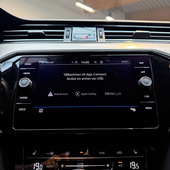 Volkswagen Passat 14 of 14