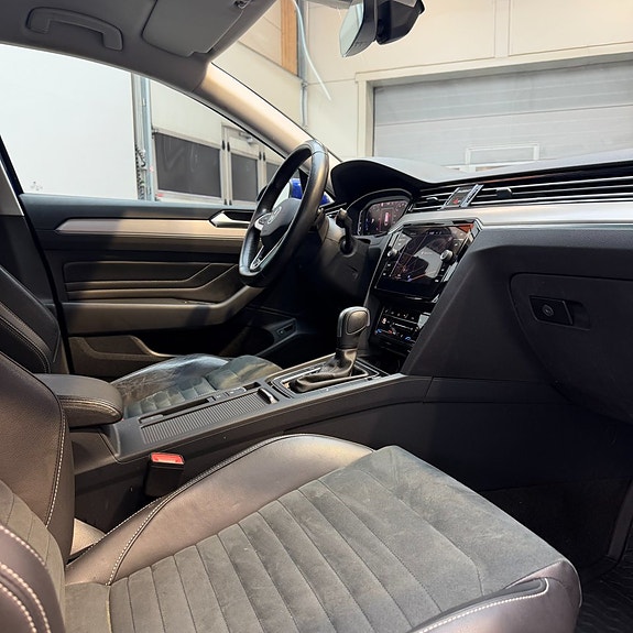 Volkswagen Passat 12 of 14