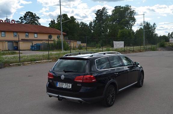 Volkswagen Passat Alltrack 6 of 19