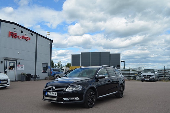 Volkswagen Passat Alltrack 3 of 5