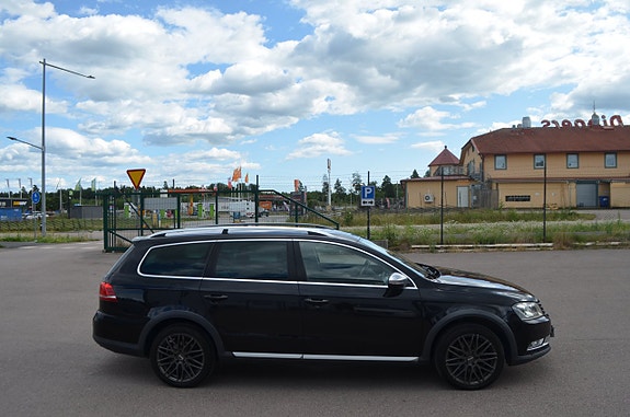 Volkswagen Passat Alltrack 8 of 19
