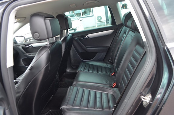 Volkswagen Passat Alltrack 15 of 19