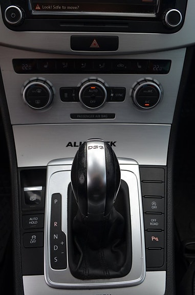 Volkswagen Passat Alltrack 18 of 19