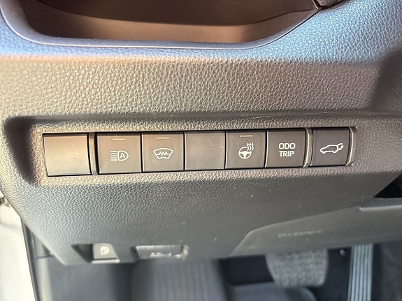 Toyota RAV4 Plug-in Hybrid 20 of 26