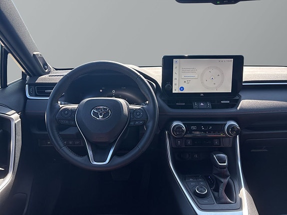 Toyota RAV4 Plug-in Hybrid 9 of 26
