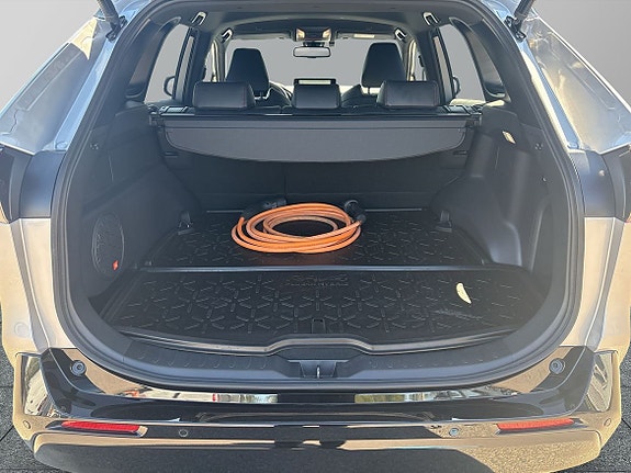 Toyota RAV4 Plug-in Hybrid 11 of 26